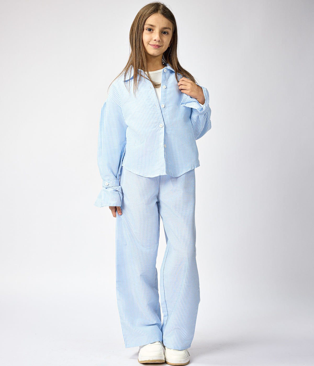 Ensemble de chemise et pantalon bleu clair pour fillette